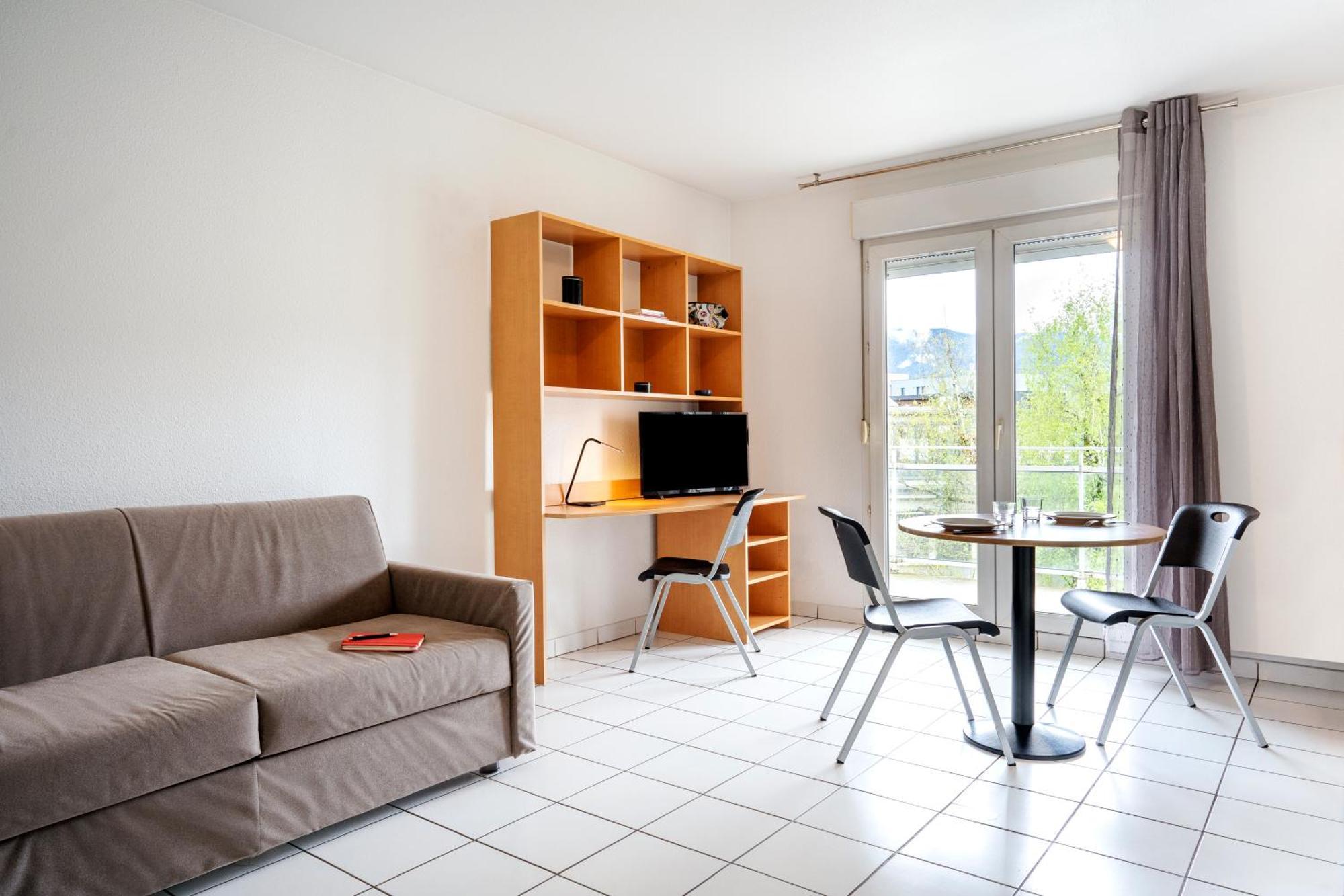 Sejours & Affaires Annecy Le Pont Neuf Aparthotel Cran-Gevrier Exterior photo
