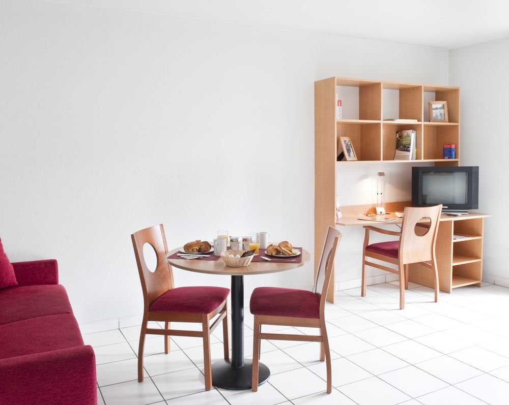 Sejours & Affaires Annecy Le Pont Neuf Aparthotel Cran-Gevrier Exterior photo